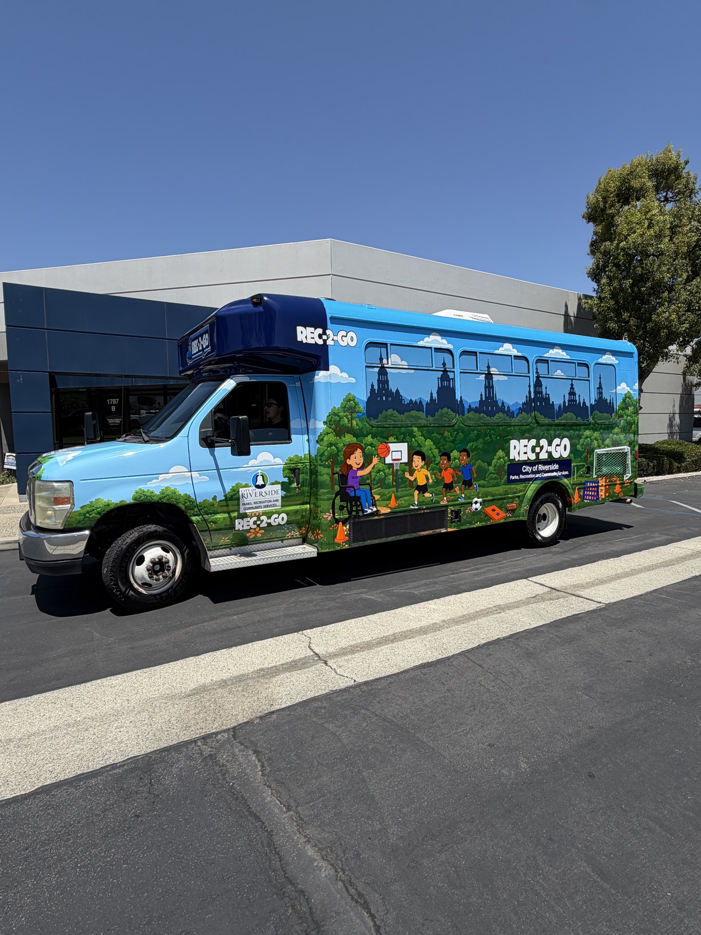 Shuttle bus wrap for Rec2Go wrapped by Print Signs Wraps, Corona CA